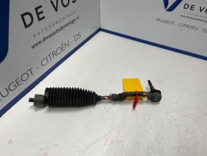 Gebruikte Spoorstang links Peugeot 208 II (UB/UH/UP) 1.2 Vti 12V PureTech 75 Prijs € 70,00 Margeregeling aangeboden door De Vos Onderdelen