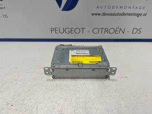 Gebruikte Radio Peugeot 308 (L3/L8/LB/LH/LP) 1.2 12V e-THP PureTech 130 Prijs € 300,00 Margeregeling aangeboden door De Vos Onderdelen