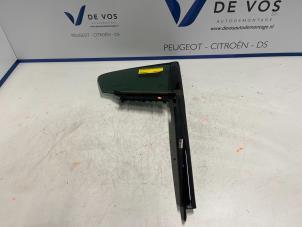 Gebruikte Ruit Driehoek rechts-achter Peugeot 508 (F3/FB/FH/FP) 1.6 16V PureTech 180 Prijs € 135,00 Margeregeling aangeboden door De Vos Onderdelen