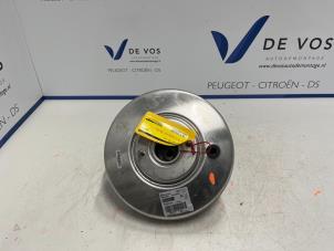 Gebruikte Rembekrachtiger Peugeot 308 Prijs € 80,00 Margeregeling aangeboden door De Vos Autodemontagebedrijf