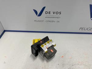 Gebruikte ABS Pomp DS Automobiles DS 3/Crossback (UC/UJ/UR) 1.2 12V PureTech 155 Prijs € 250,00 Margeregeling aangeboden door De Vos Onderdelen