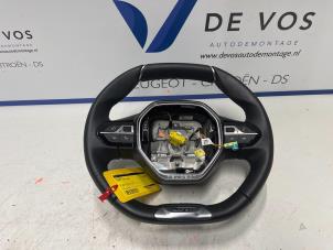 Gebruikte Stuurwiel Peugeot 3008 II (M4/MC/MJ/MR) 1.2 12V PureTech Hybrid 48V Prijs € 300,00 Margeregeling aangeboden door De Vos Onderdelen