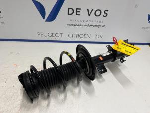 Gebruikte Veerpoot links-voor Peugeot 208 II (UB/UH/UP) 1.2 Vti 12V PureTech 100 Prijs € 80,00 Margeregeling aangeboden door De Vos Autodemontagebedrijf