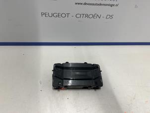 Gebruikte Binnenverlichting voor Peugeot 208 II (UB/UH/UP) 1.2 Vti 12V PureTech 100 Prijs € 45,00 Margeregeling aangeboden door De Vos Autodemontagebedrijf