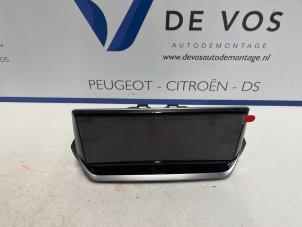 Gebruikte Display Interieur Peugeot 208 II (UB/UH/UP) 1.2 Vti 12V PureTech 100 Prijs € 275,00 Margeregeling aangeboden door De Vos Autodemontagebedrijf