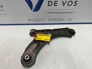 Gebruikte Triangel rechts-voor Opel Corsa F (UB/UH/UP) 1.2 Turbo 12V 100 Prijs € 70,00 Margeregeling aangeboden door De Vos Autodemontagebedrijf