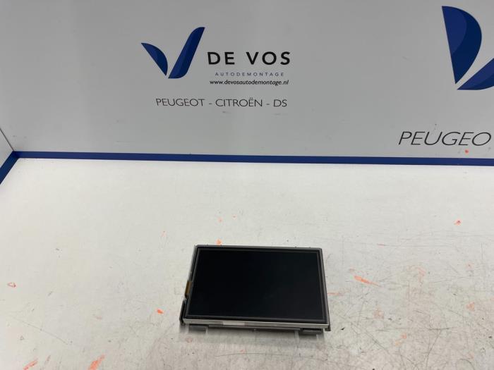 Gebruikte Display Interieur Peugeot 2008 (CU) 1.6 Blue HDi 100 Prijs € 135,00 Margeregeling aangeboden door De Vos Onderdelen