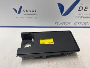 Gebruikte Reparatieset banden Peugeot 5008 Prijs € 55,00 Margeregeling aangeboden door De Vos Autodemontagebedrijf