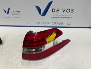 Gebruikte Achterlicht rechts Peugeot 308 SW (L4/L9/LC/LJ/LR) 1.2 12V e-THP PureTech 130 Prijs € 135,00 Margeregeling aangeboden door De Vos Autodemontagebedrijf