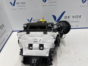 Gebruikte Chaufagebak Peugeot 208 II (UB/UH/UP) 1.2 Vti 12V PureTech 100 Prijs € 450,00 Margeregeling aangeboden door De Vos Autodemontagebedrijf