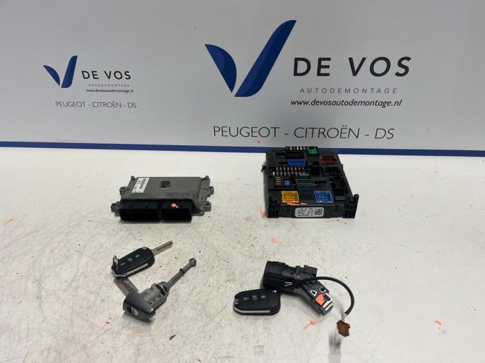 Computer Motormanagement Peugeot 208 II (UB/UH/UP), 2019 1.2 Vti 12V PureTech 75, Hatchback, 4Dr, Benzine, 1.199cc, 55kW (75pk), FWD, EB2FAD; HMH, 2019-06, UPHMH (Gebruikt)