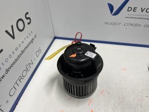 Gebruikte Chaufage Ventilatiemotor Citroen C4 Berline (BA/BB/BC) 1.2 PureTech 130 12V Prijs € 200,00 Margeregeling aangeboden door De Vos Onderdelen