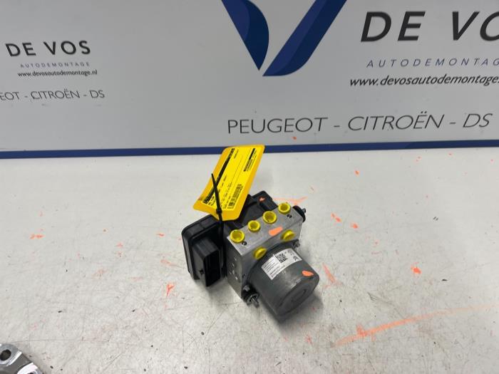 Gebruikte ABS Pomp Peugeot Expert (V1/VA/VB/VE/VF/VT/VY) 2.0 Blue HDi 150 16V Prijs € 350,00 Margeregeling aangeboden door De Vos Onderdelen