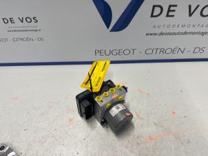 Gebruikte ABS Pomp Peugeot Expert (V1/VA/VB/VE/VF/VT/VY) 2.0 Blue HDi 150 16V Prijs € 350,00 Margeregeling aangeboden door De Vos Onderdelen