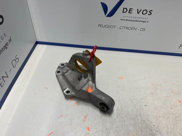 Gebruikte Motorrubber Peugeot Expert (V1/VA/VB/VE/VF/VT/VY) 2.0 Blue HDi 150 16V Prijs € 80,00 Margeregeling aangeboden door De Vos Onderdelen