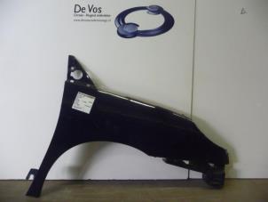 Gebruikte Spatbord rechts-voor Peugeot 807 2.0 HDi 16V 136 FAP Prijs € 80,00 Margeregeling aangeboden door De Vos Autodemontagebedrijf