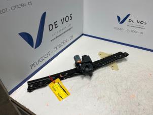 Gebruikte Raammechaniek 4Deurs rechts-voor Peugeot Expert (VA/VB/VE/VF/VY) 2.0 Blue HDi 150 16V Prijs € 100,00 Margeregeling aangeboden door De Vos Autodemontagebedrijf