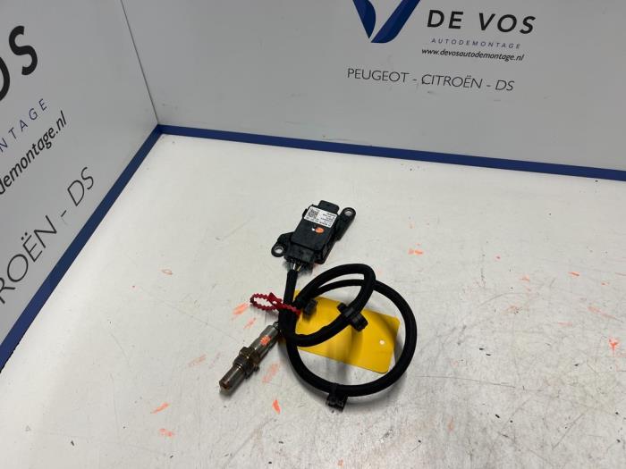 Gebruikte Lambda Sonde Peugeot Partner (EA//EF/EN/EU) 1.5 BlueHDi 100 Prijs € 90,00 Margeregeling aangeboden door De Vos Onderdelen
