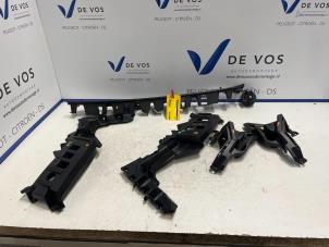 Gebruikte Bumperframe achter Opel Astra L (F3/FB/FM/FP) Prijs € 135,00 Margeregeling aangeboden door De Vos Onderdelen