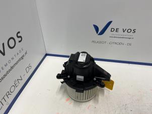 Gebruikte Kachel Ventilatiemotor Peugeot Partner (EF/EU) 1.5 BlueHDi 100 Prijs € 160,00 Margeregeling aangeboden door De Vos Autodemontagebedrijf