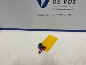 Gebruikte Parkeersensor Peugeot 408 1.6 16V HYbrid 225 Prijs € 45,00 Margeregeling aangeboden door De Vos Onderdelen