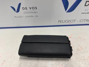 Gebruikte Armleuning Citroen C5-X Prijs € 50,00 Margeregeling aangeboden door De Vos Onderdelen