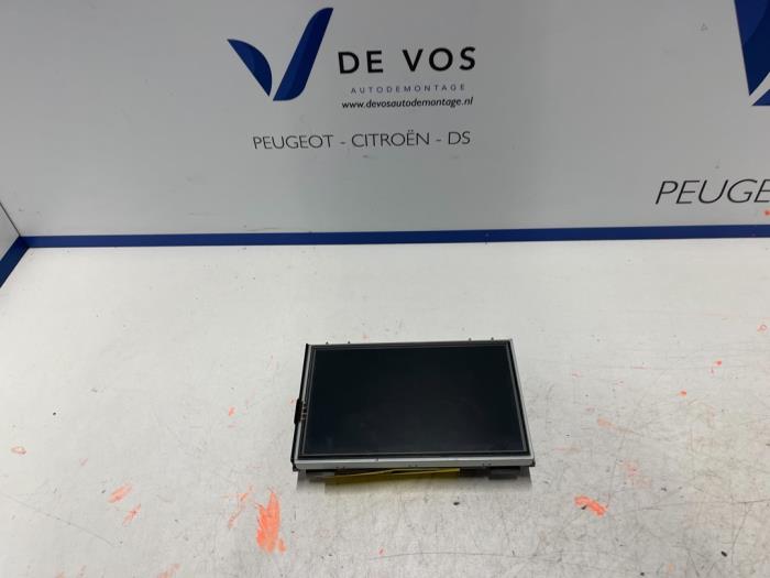 Gebruikte Display Interieur Peugeot 208 I (CA/CC/CK/CL) 1.4 16V Prijs € 135,00 Margeregeling aangeboden door De Vos Onderdelen