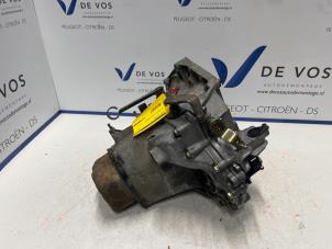 Gebruikte Versnellingsbak Peugeot 206 Prijs € 200,00 Margeregeling aangeboden door De Vos Autodemontagebedrijf