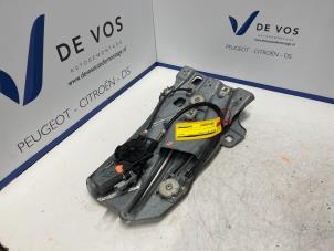 Gebruikte Raammechaniek 2Deurs rechts-achter Peugeot 307 CC (3B) 2.0 16V Prijs € 135,00 Margeregeling aangeboden door De Vos Autodemontagebedrijf