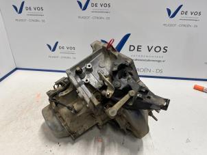 Gebruikte Versnellingsbak Peugeot Partner (EF/EU) 1.5 BlueHDi 100 Prijs € 750,00 Margeregeling aangeboden door De Vos Autodemontagebedrijf