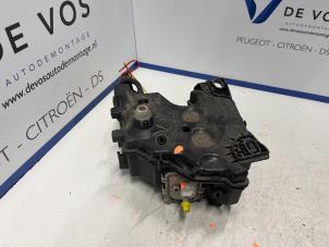 Gebruikte Roetfilter reservoir Opel Vivaro 2.0 Diesel 145 Prijs € 60,00 Margeregeling aangeboden door De Vos Autodemontagebedrijf
