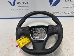 Gebruikte Stuurwiel Peugeot Expert (VA/VB/VE/VF/VY) 2.0 Blue HDi 120 16V Prijs € 115,00 Margeregeling aangeboden door De Vos Autodemontagebedrijf