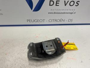 Gebruikte Versnellingsbak Steun DS Automobiles DS 4 1.2 12V PureTech 130 Prijs € 35,00 Margeregeling aangeboden door De Vos Autodemontagebedrijf