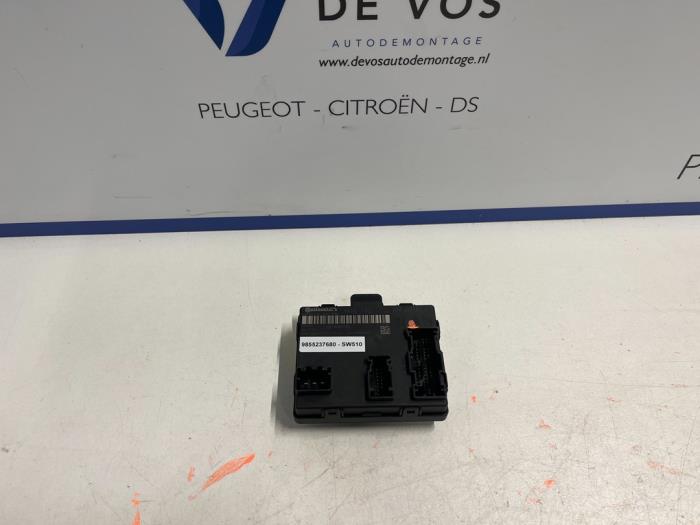 Gebruikte Computer Diversen Peugeot 308 SW (F4/FC/FN/FR) 1.2 PureTech Hybrid 136 Prijs € 25,00 Margeregeling aangeboden door De Vos Onderdelen