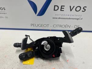 Gebruikte Stuurkolomschakelaar Peugeot 2008 (UD/UK/UR/US/UX) 1.2 VTi 12V PureTech 130 Prijs € 275,00 Margeregeling aangeboden door De Vos Autodemontagebedrijf