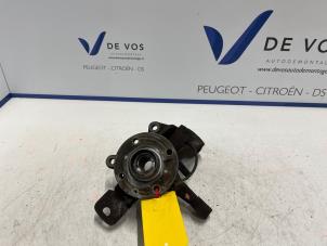 Gebruikte Asschenkel links-voor Peugeot 107 1.0 12V Prijs € 50,00 Margeregeling aangeboden door De Vos Autodemontagebedrijf
