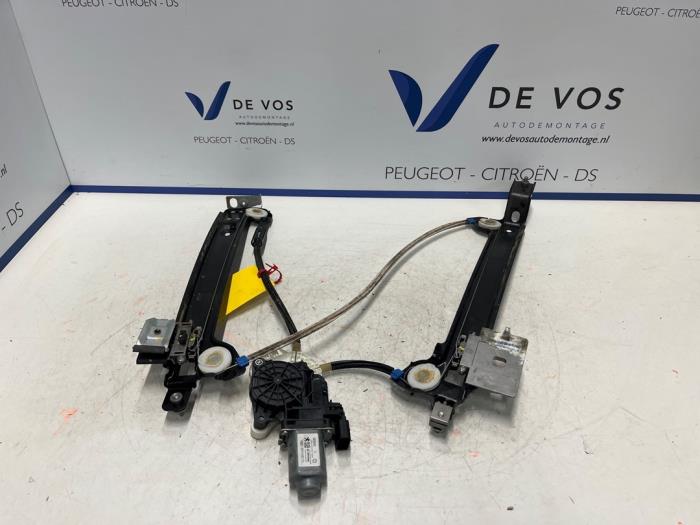 Ruitmechaniek 4Deurs links-achter van een Peugeot 508 SW (F4/FC/FJ/FR) 1.5 BlueHDi 130 2019