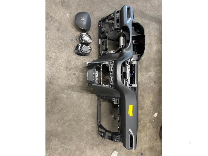 Module + Airbag Set van een Peugeot 2008 (CU) 1.2 Vti 12V PureTech 82 2017