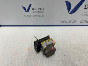 Gebruikte ABS Pomp Peugeot 2008 (CU) 1.2 Vti 12V PureTech 82 Prijs € 160,00 Margeregeling aangeboden door De Vos Onderdelen