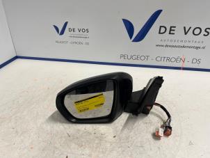 Gebruikte Buitenspiegel links Peugeot 5008 II (M4/MC/MJ/MR) 1.5 BlueHDi 130 Prijs € 225,00 Margeregeling aangeboden door De Vos Autodemontagebedrijf