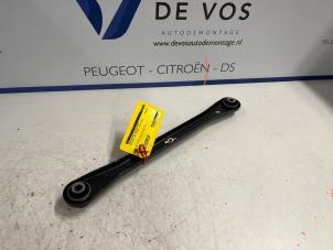 Gebruikte Reactiestang rechts-achter DS Automobiles DS 7 1.6 16V E-Tense 225 Prijs € 35,00 Margeregeling aangeboden door De Vos Onderdelen