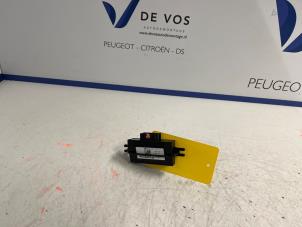 Gebruikte Computer Diversen Peugeot 3008 II (M4/MC/MJ/MR) 1.2 12V PureTech Hybrid 48V Prijs € 55,00 Margeregeling aangeboden door De Vos Onderdelen