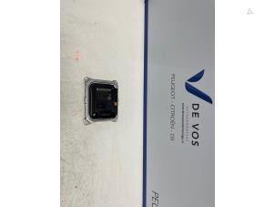 Gebruikte Computer Verlichting Peugeot 308 SW (F4/FC/FN/FR) 1.5 Blue HDi 130 16V Prijs € 115,00 Margeregeling aangeboden door De Vos Onderdelen