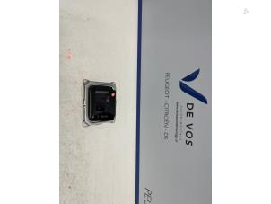 Gebruikte Computer Verlichting Peugeot 308 SW (F4/FC/FN/FR) 1.5 Blue HDi 130 16V Prijs € 115,00 Margeregeling aangeboden door De Vos Onderdelen