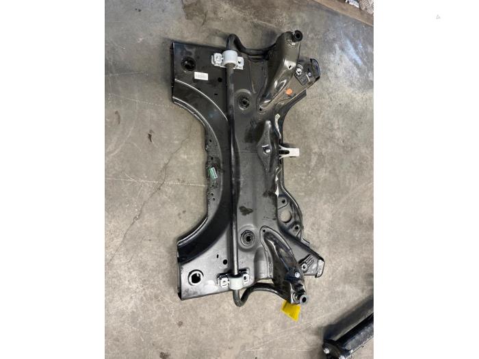 Gebruikte Subframe Peugeot Expert (V1/VA/VB/VE/VF/VT/VY) 1.5 BlueHDi 120 Prijs € 400,00 Margeregeling aangeboden door De Vos Onderdelen