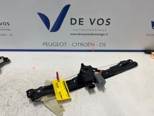 Gebruikte Raammechaniek 4Deurs rechts-voor Peugeot Expert (VA/VB/VE/VF/VY) 1.5 BlueHDi 120 Prijs € 100,00 Margeregeling aangeboden door De Vos Autodemontagebedrijf