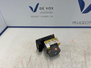 Gebruikte ABS Pomp Peugeot 208 II (UB/UH/UP) 1.2 Vti 12V PureTech 100 Prijs € 250,00 Margeregeling aangeboden door De Vos Onderdelen