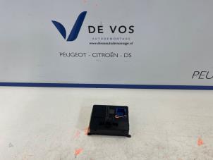 Gebruikte Computer Kachel Peugeot 208 II (UB/UH/UP) e-208 50 kWh Prijs € 135,00 Margeregeling aangeboden door De Vos Onderdelen