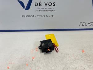 Gebruikte Computer Diversen Peugeot 208 II (UB/UH/UP) e-208 50 kWh Prijs € 100,00 Margeregeling aangeboden door De Vos Onderdelen