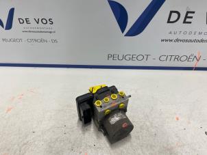 Gebruikte ABS Pomp Opel Crossland (X) 1.2 Turbo 12V Prijs € 250,00 Margeregeling aangeboden door De Vos Onderdelen